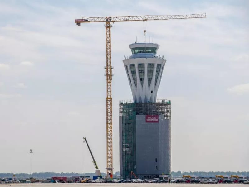 Flyplasskontrolltårn i stålstruktur