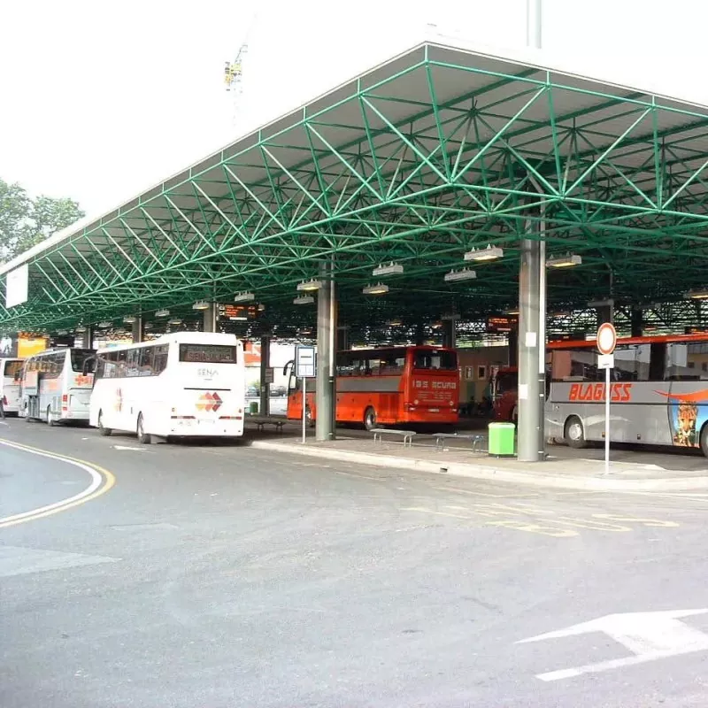 Bussdepot med stålkonstruksjon